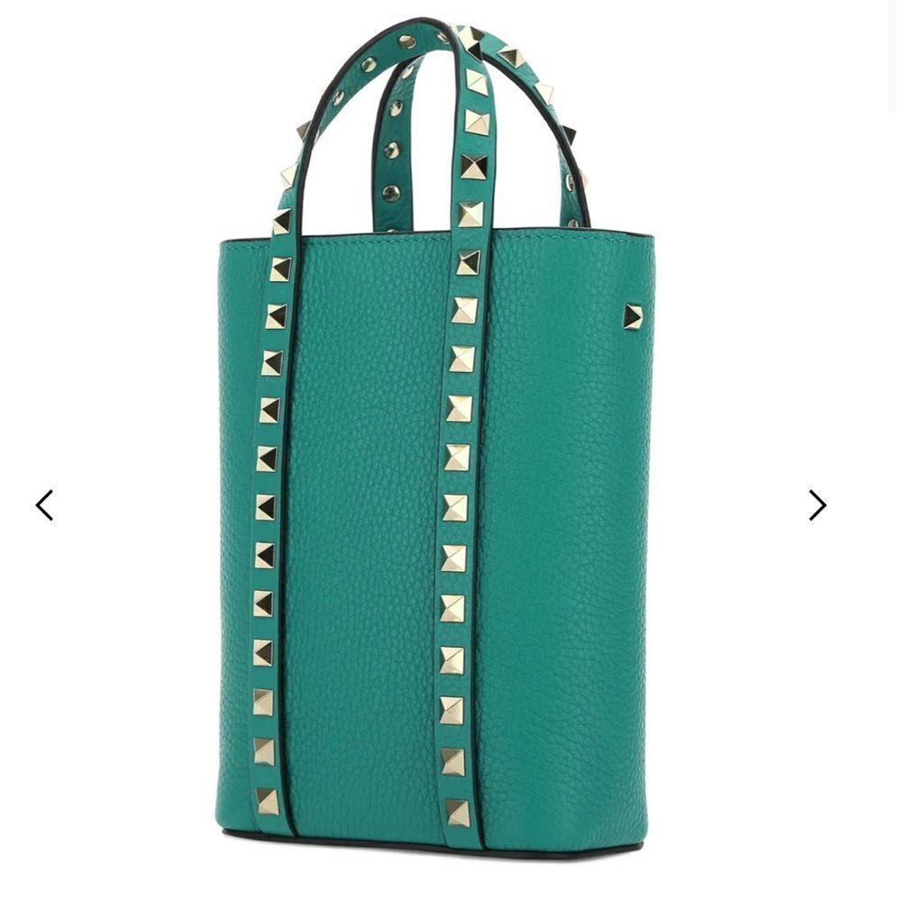Valentino Garavani Rockstud Grainy Calfskin Tote – Designer small cross handbag